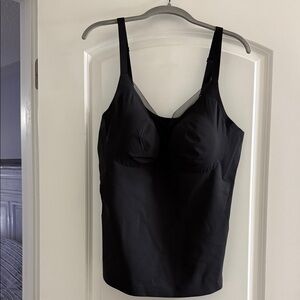 Honeylove Black liftwear tank with adjustable straps. Size 2x.